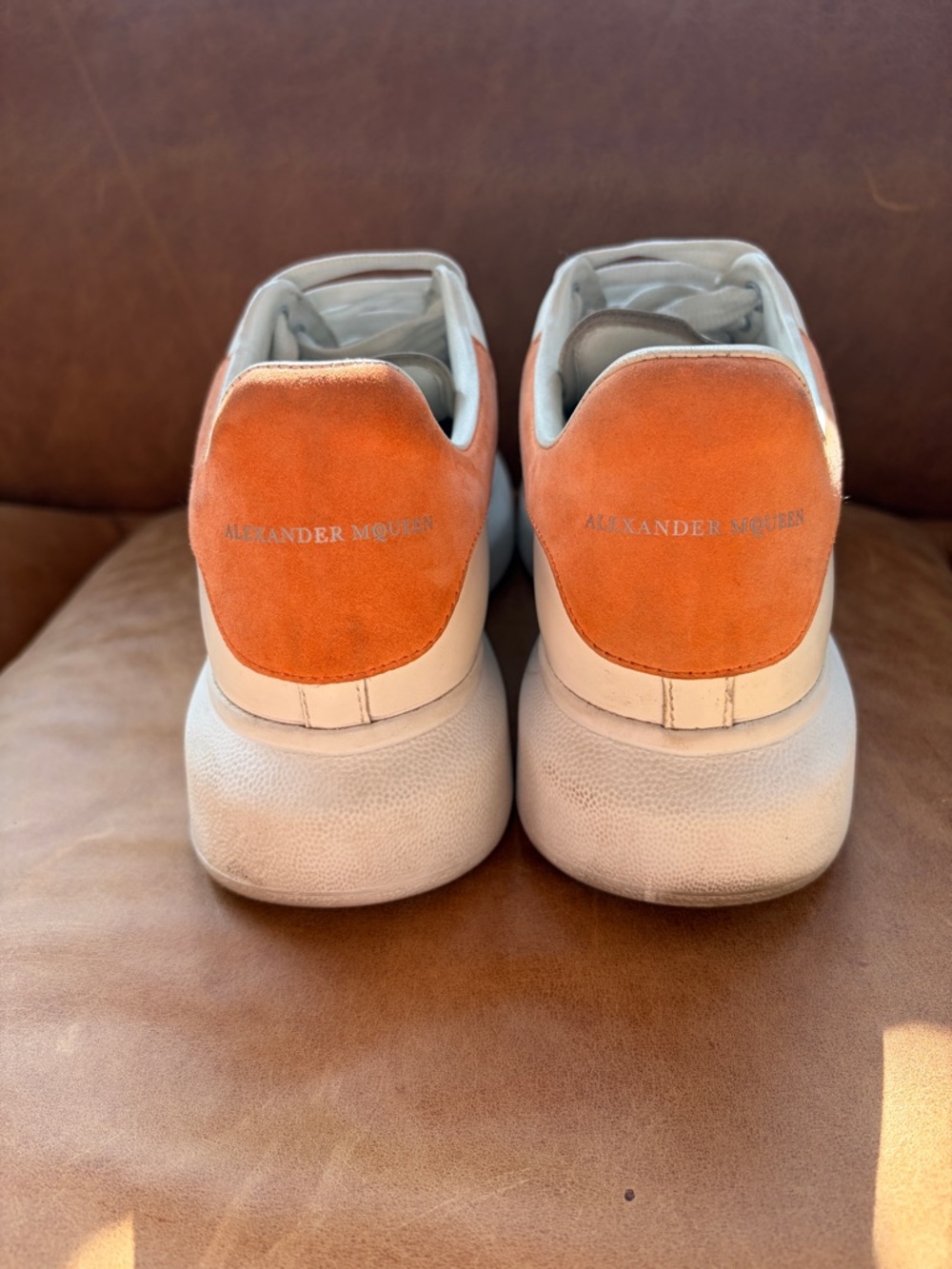 Alexander McQueen White Sneakers with light Orange Heel Tab - Picture 3 of 4